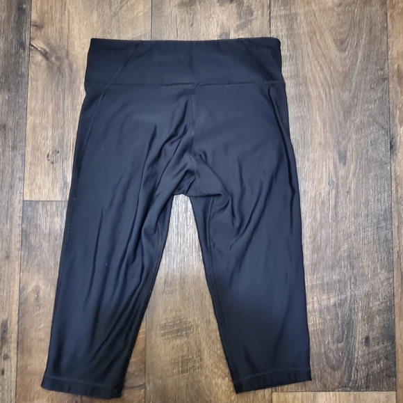 Under Armour | Crop Leggings - Picture 5 of 6
